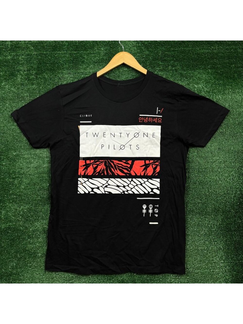 Twenty One Pilots Indie Rock Band T-Shirt Size Large